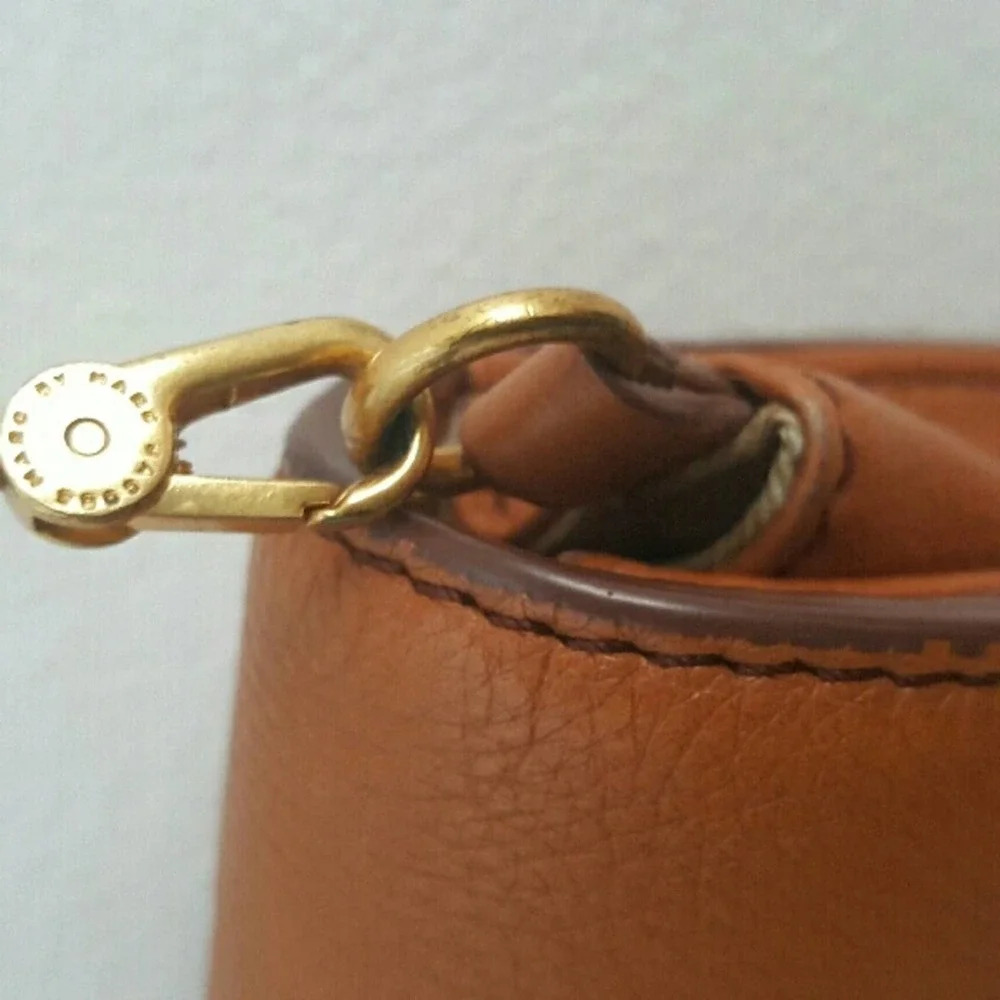 Marc by Marc Jacobs tan leather crossbody/clutch - Picture 4 of 4